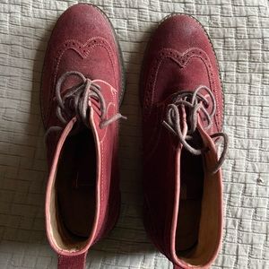 Florsheim men’s Gaffney wingtip boots, size 8.5, burgundy suede, worn once.